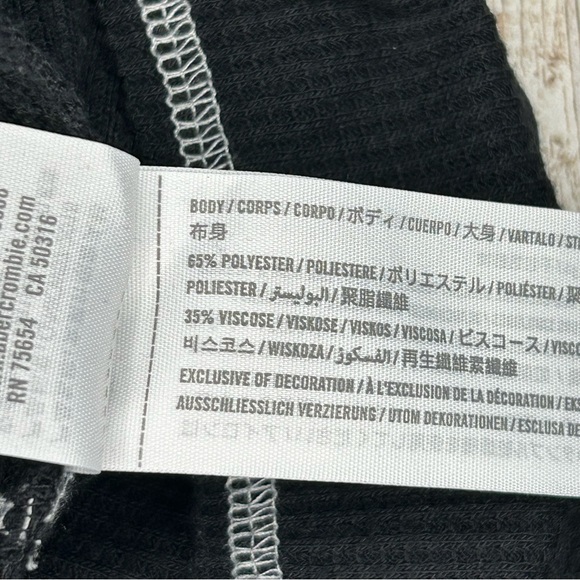 “Hollister” waffle cropped top w/raw edge & contrast stitching -jr sz L - Picture 13 of 13